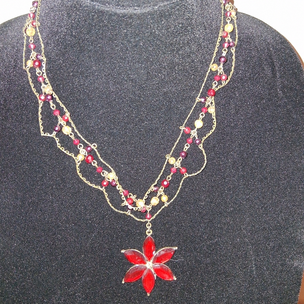 Chic Red and Gold Floral Necklace